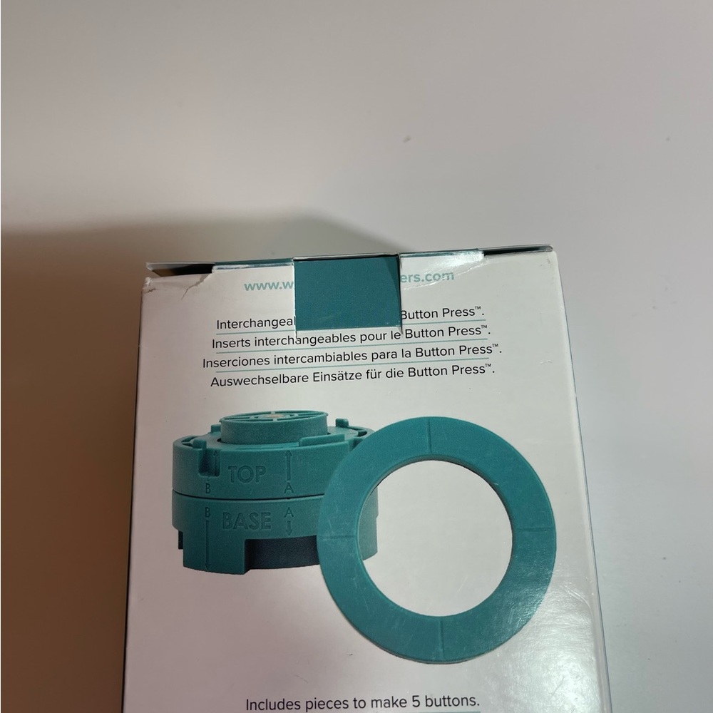We R Memory Keepers Button Press Inserts-Large (58mm) new - Picture 5 of 6